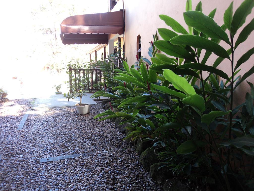 Suítes e Flats E Ponto Parati Exterior foto
