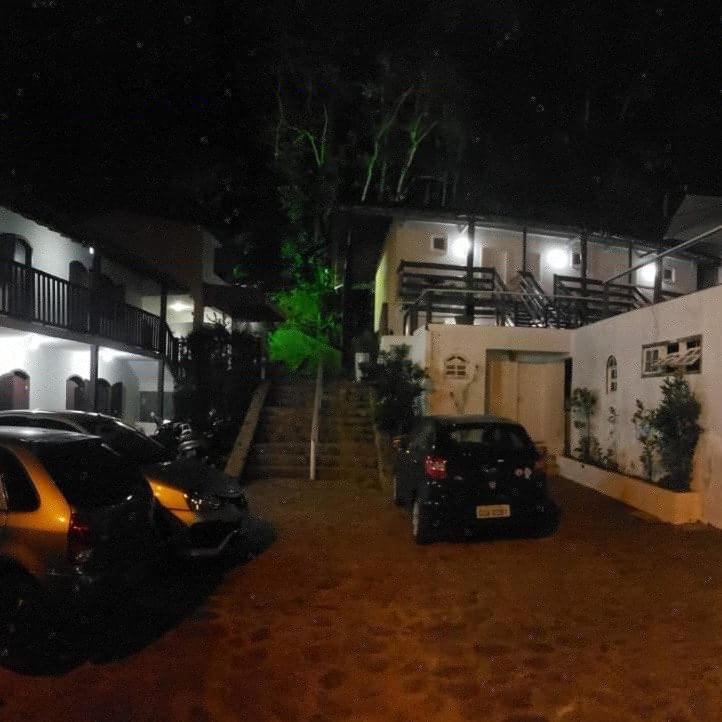 Suítes e Flats E Ponto Parati Exterior foto